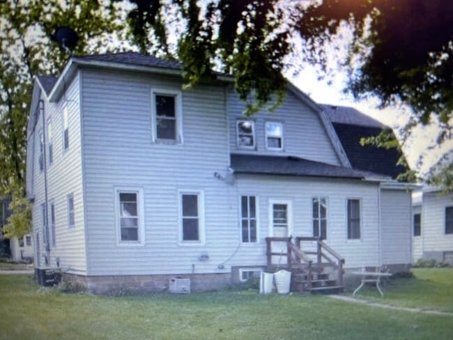 515 3rd Ave SE in Waseca, MN - Foto de edificio - Building Photo