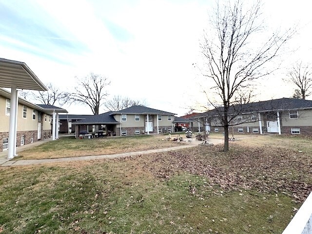 1315 Main St in Highland, IL - Building Photo - Building Photo