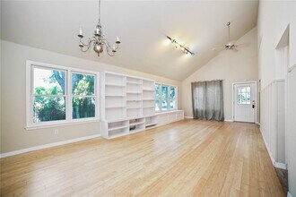 2716 E 22nd St in Austin, TX - Building Photo - Building Photo