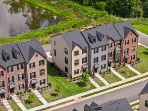 14018 Millpointe Rd in Midlothian, VA - Foto de edificio - Building Photo