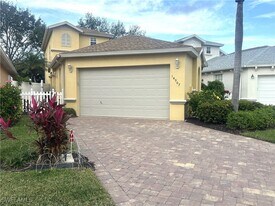 14907 Sterling Oaks Dr in Naples, FL - Building Photo