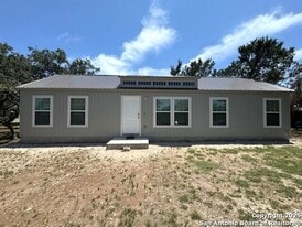 261 Blackfoot Trail, Unit 559 in Bandera, TX - Building Photo