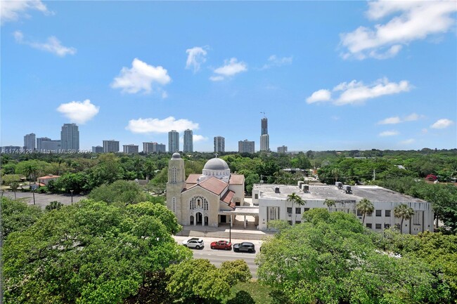 2400 SW 3rd Ave in Miami, FL - Foto de edificio - Building Photo