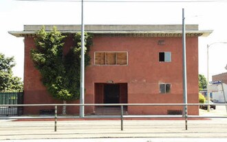 1131 E Washington Blvd in Los Angeles, CA - Building Photo