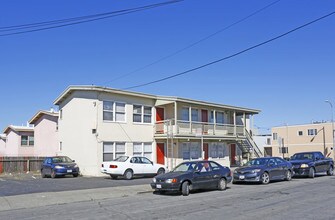 3201 Taraval St in San Francisco, CA - Foto de edificio - Building Photo