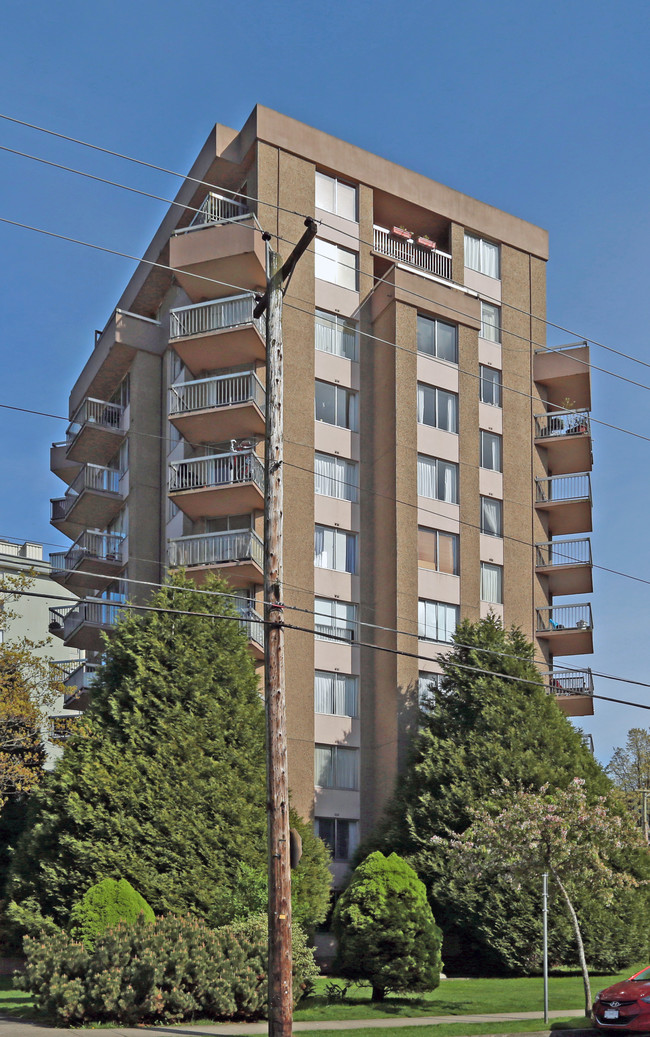 1686 W 12th Ave in Vancouver, BC - Building Photo - Building Photo