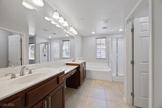 11404 Belmont Lake Dr in Las Vegas, NV - Building Photo - Building Photo