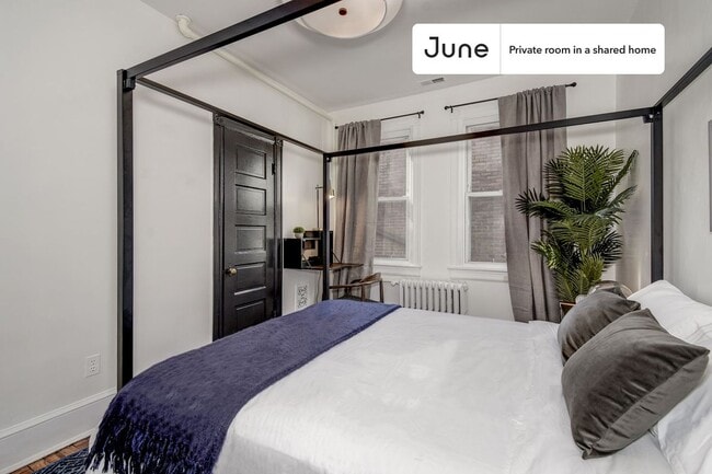 Private bedroom in 3 bed/2 bath Home in Washington, DC - Building Photo - Building Photo