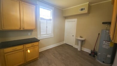 2255 Laurel Ave in Beaumont, TX - Foto de edificio - Building Photo