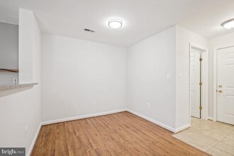 18815 Sparkling Water Dr in Germantown, MD - Building Photo - Building Photo