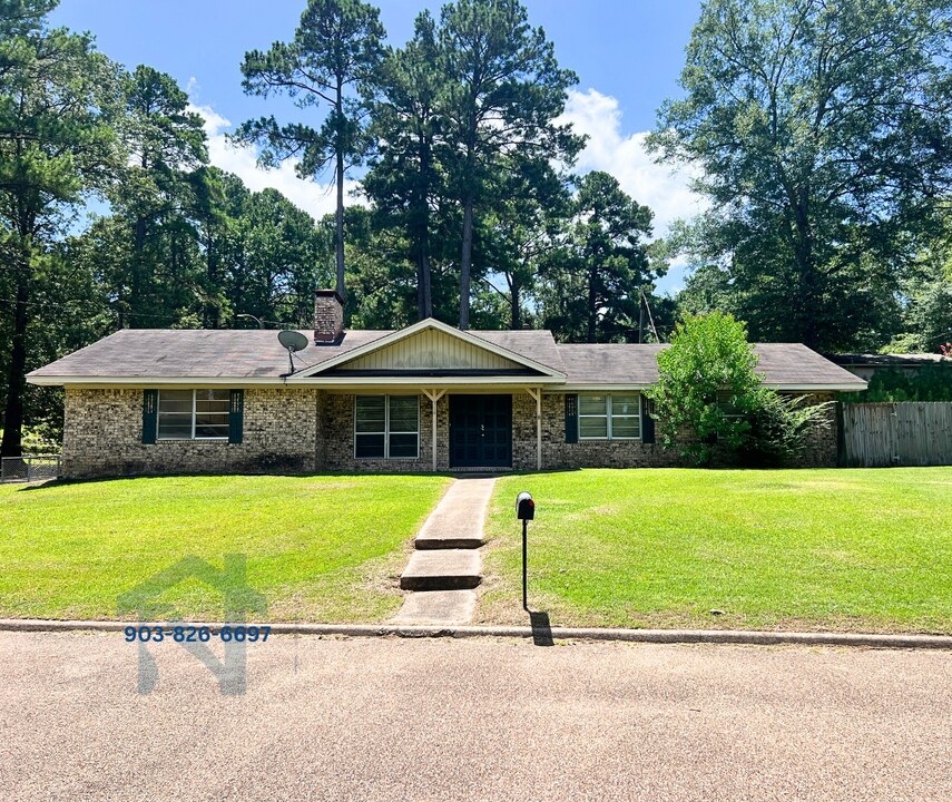314 Pin Oak St in Atlanta, TX - Building Photo