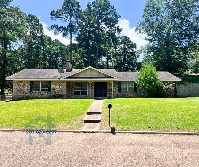 property at 314 Pin Oak St
