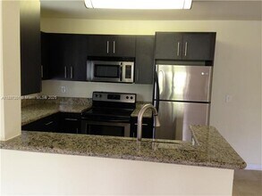 3992 NW 87th Ave in Sunrise, FL - Building Photo - Building Photo