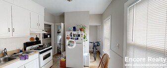 9 Elmer St in Cambridge, MA - Building Photo