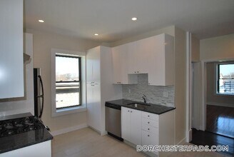 4 Hamlet St in Boston, MA - Building Photo - Building Photo