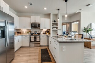 Birchstone Cedar Ridge in Dallas, TX - Building Photo