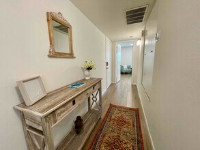 5300 E Waverly Dr in Palm Springs, CA - Building Photo - Building Photo