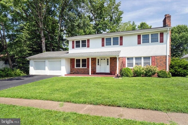 property at 4 Malvern Ct