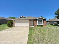 3303 Driftwood Dr