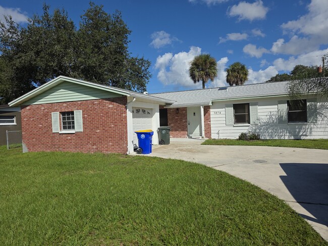 property at 1076 Hermosa Dr
