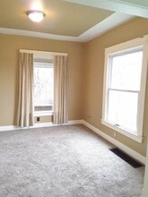 213 1/2 Crescent St in Goshen, IN - Building Photo - Building Photo