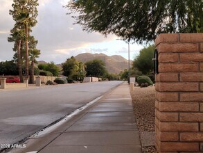 11236 North 42nd Pl in Phoenix, AZ - Building Photo - Building Photo