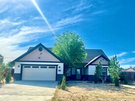20673 Medio St in California City, CA - Building Photo