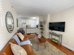 27 Jay St, Unit A in Cambridge, MA - Foto de edificio - Building Photo