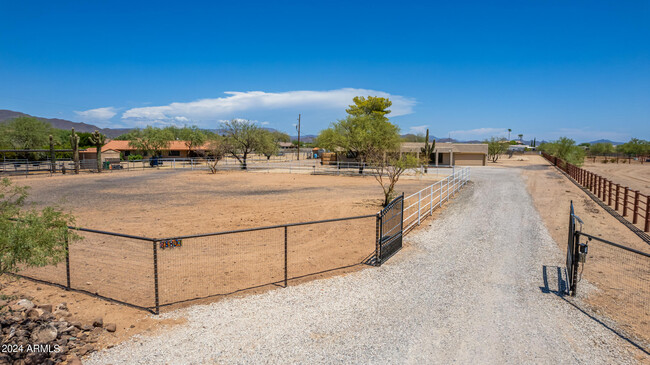 38807 N 33rd Ave in Phoenix, AZ - Building Photo - Building Photo