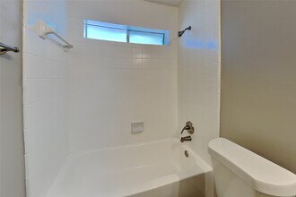 3830 Paigewood Dr in Pearland, TX - Building Photo - Building Photo