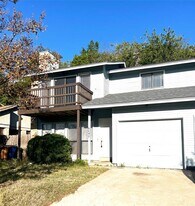 6497 Hart Ln in Austin, TX - Building Photo