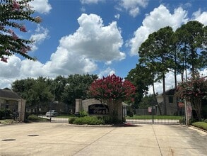 2027 Marchwood Manor Dr in Houston, TX - Building Photo - Building Photo