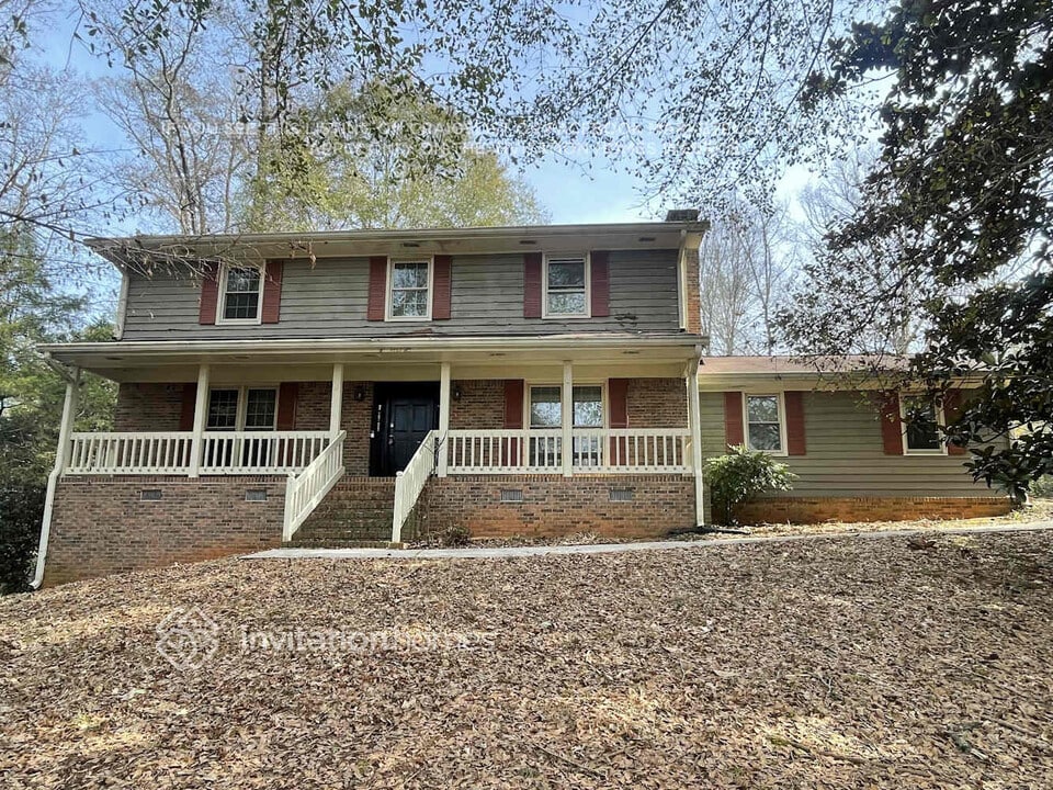 5120 E Shore Dr SW in Conyers, GA - Building Photo