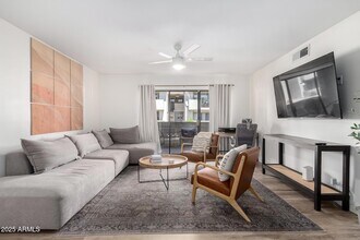 6480 N 82nd St, Unit 001-335 in Scottsdale, AZ - Foto de edificio - Building Photo