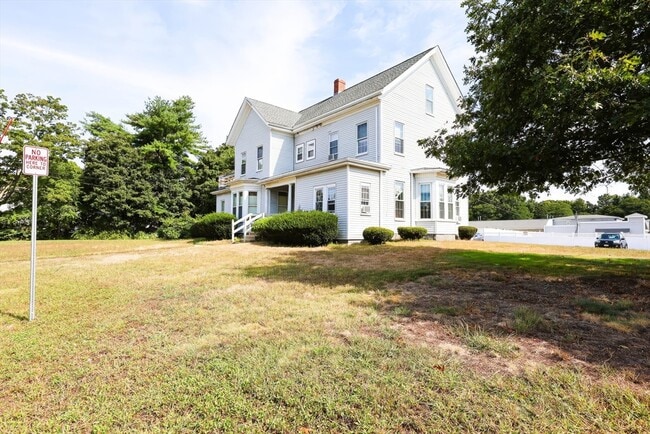210 Webster St in Rockland, MA - Building Photo - Building Photo