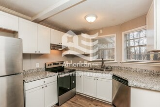 1665 Aurora St in Jackson, MS - Building Photo - Building Photo