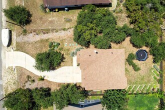 10103 Twin Lake Loop in Dripping Springs, TX - Building Photo - Building Photo