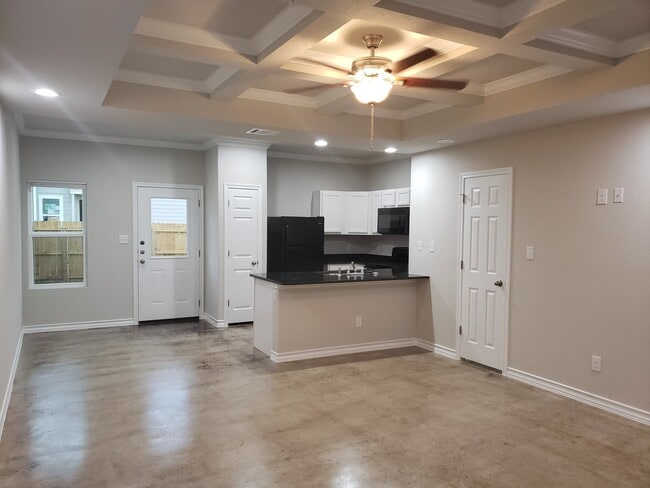 16901 Showdown Path in Selma, TX - Building Photo - Building Photo