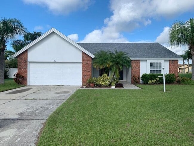 696 Jessanda Cir