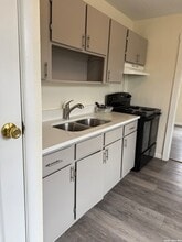 3103 Neptune St in San Antonio, TX - Foto de edificio - Building Photo