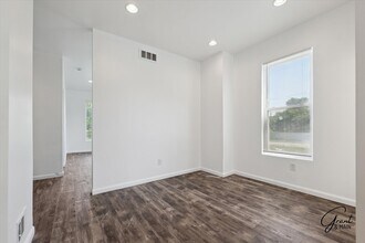 319 Mt Vernon St in Detroit, MI - Building Photo - Building Photo