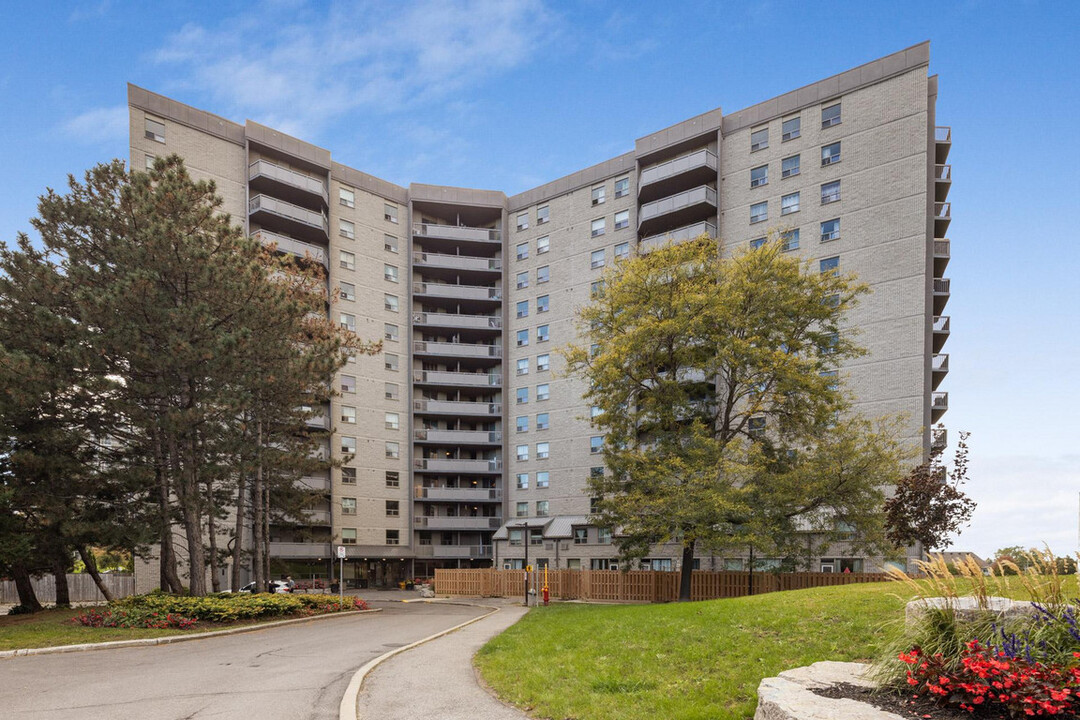 William Mosgrove Tower in Ottawa, ON - Building Photo