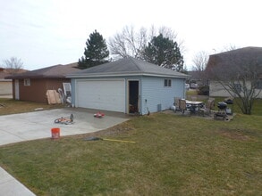 123 Marcella St in Oconomowoc, WI - Building Photo - Building Photo