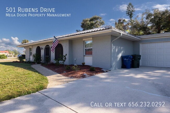 501 Rubens Dr in Nokomis, FL - Building Photo - Building Photo
