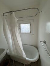 411 E Anapamu St in Santa Barbara, CA - Building Photo - Building Photo