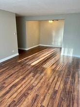 5306 N Cumberland Ave in Chicago, IL - Building Photo - Building Photo