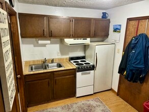 1447 State Ave, Unit Unit 4 in Coraopolis, PA - Building Photo - Building Photo