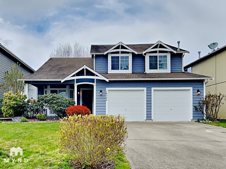 16504 129th Ave Ct E in Puyallup, WA - Building Photo