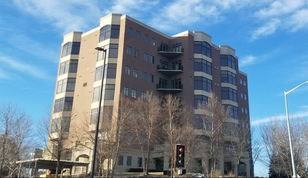 Vista Towers Conodminiums in Sioux Falls, SD - Foto de edificio