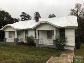 656 E Sharpe St in Statesville, NC - Building Photo